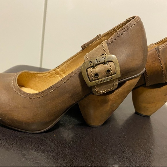 Leather, wooden heel. Purchased in Montreal. New. - Picture 5 of 5
